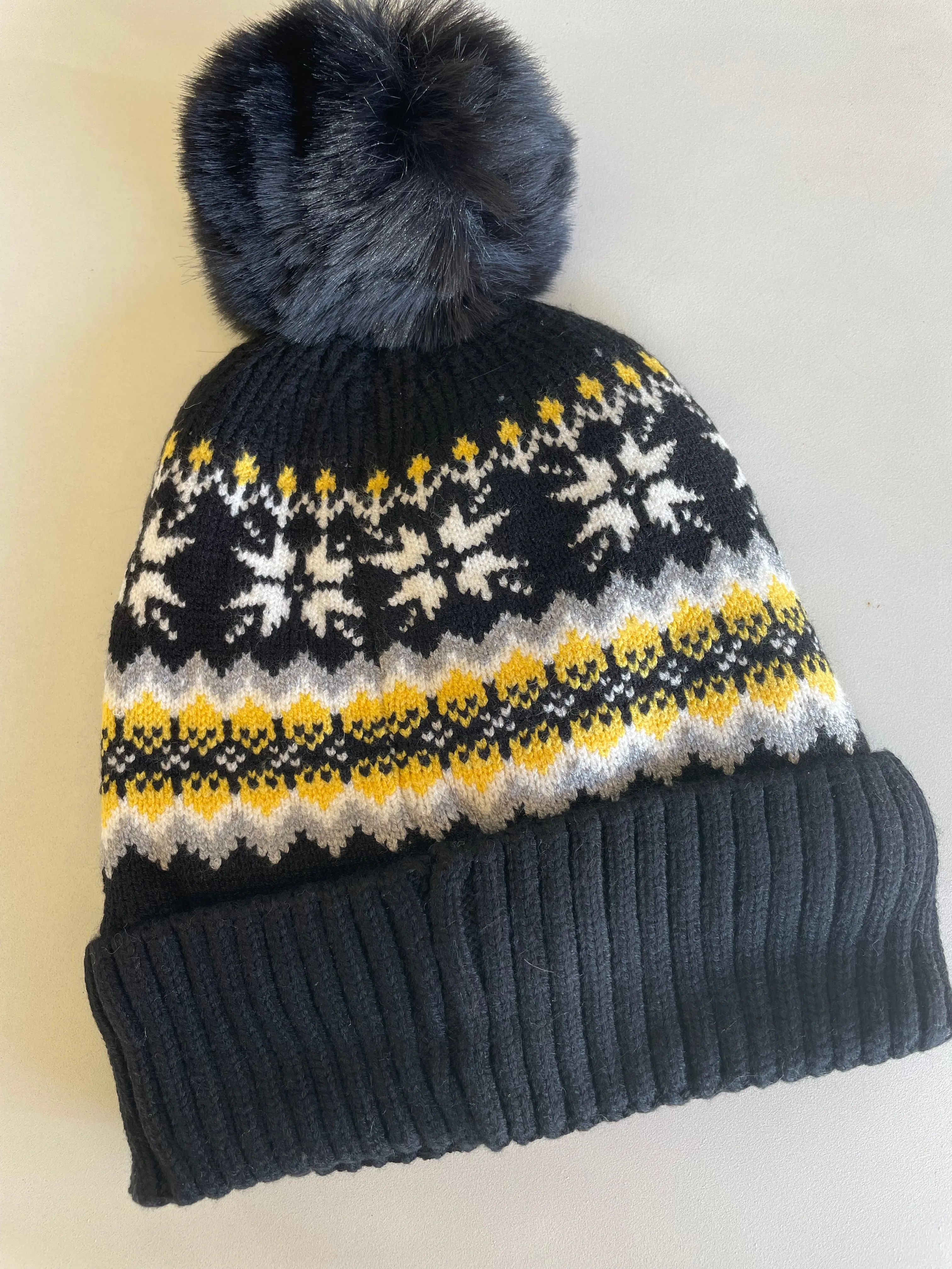 Black & Yellow Winter Pom Pom Beanie w/Fur Lining