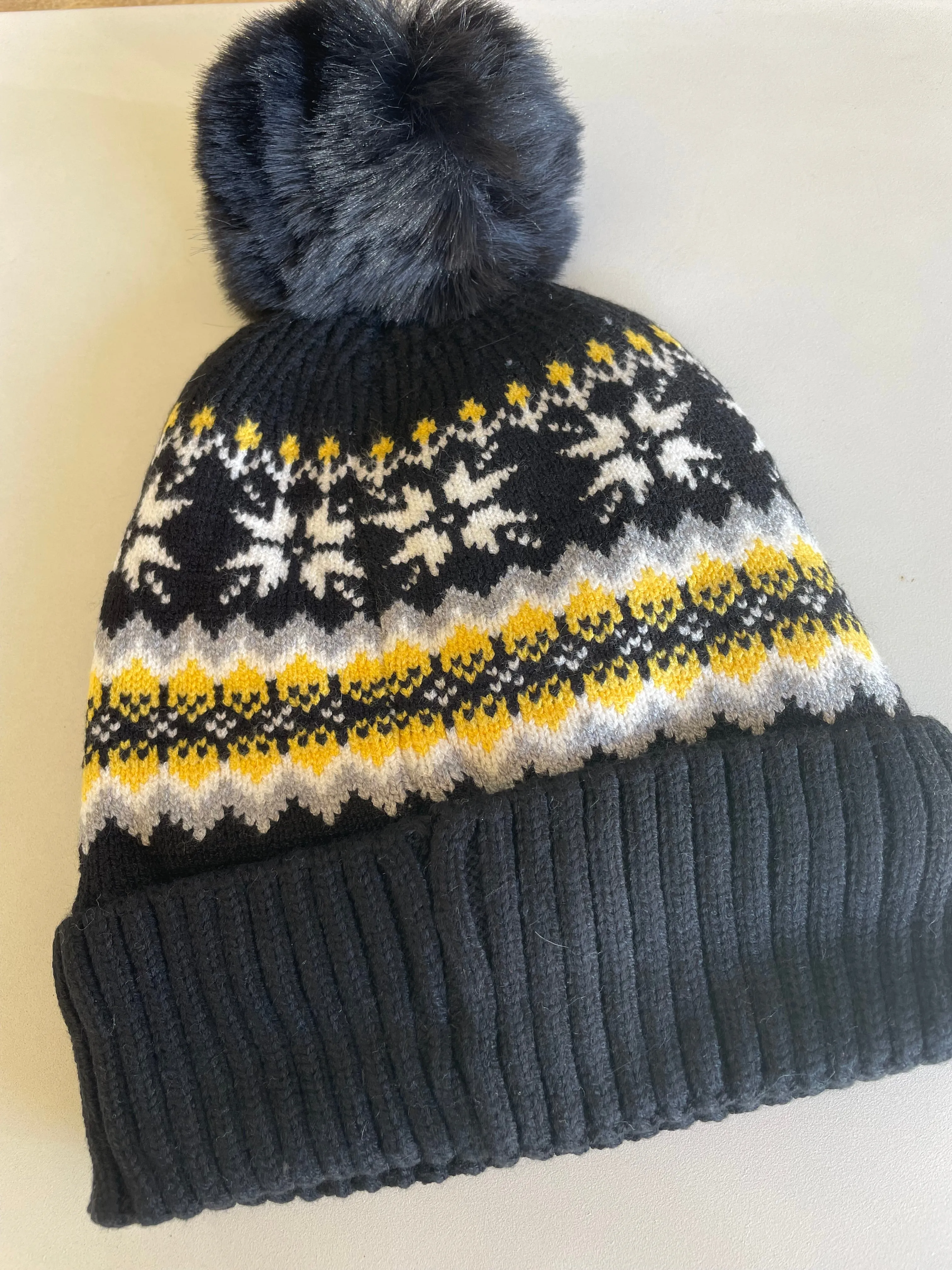 Black & Yellow Winter Pom Pom Beanie w/Fur Lining