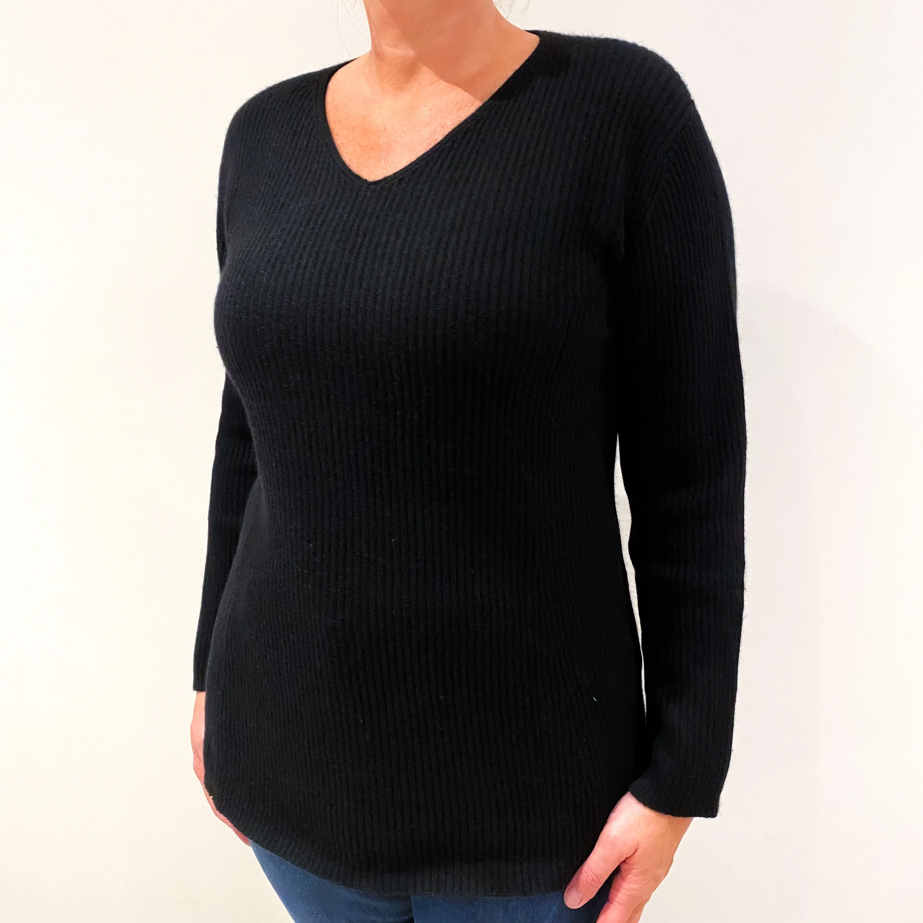 Black Ribbed Cashmere V-Neck Jumper Large