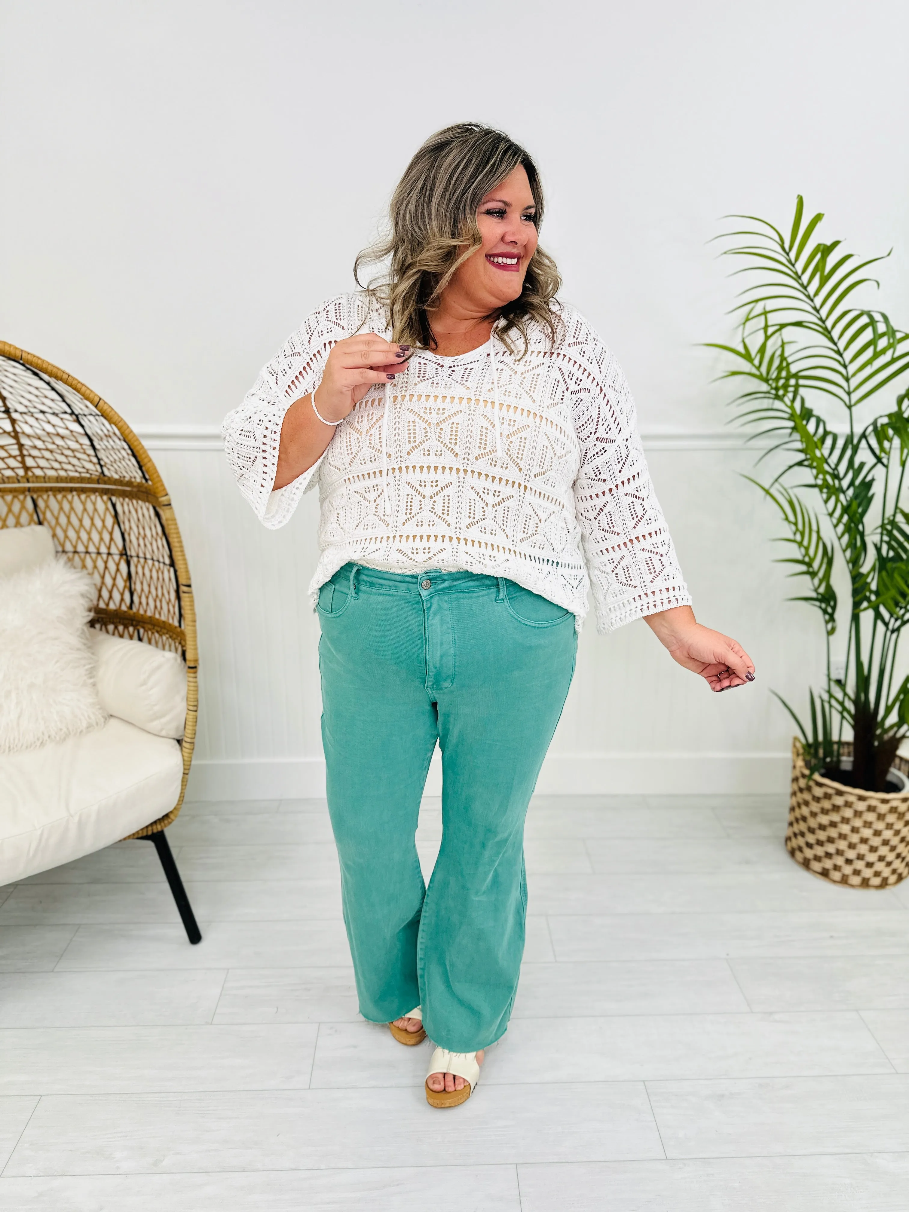 Judy Blue Totally Topaz Tummy Control Flare Jeans in Reg/Curvy