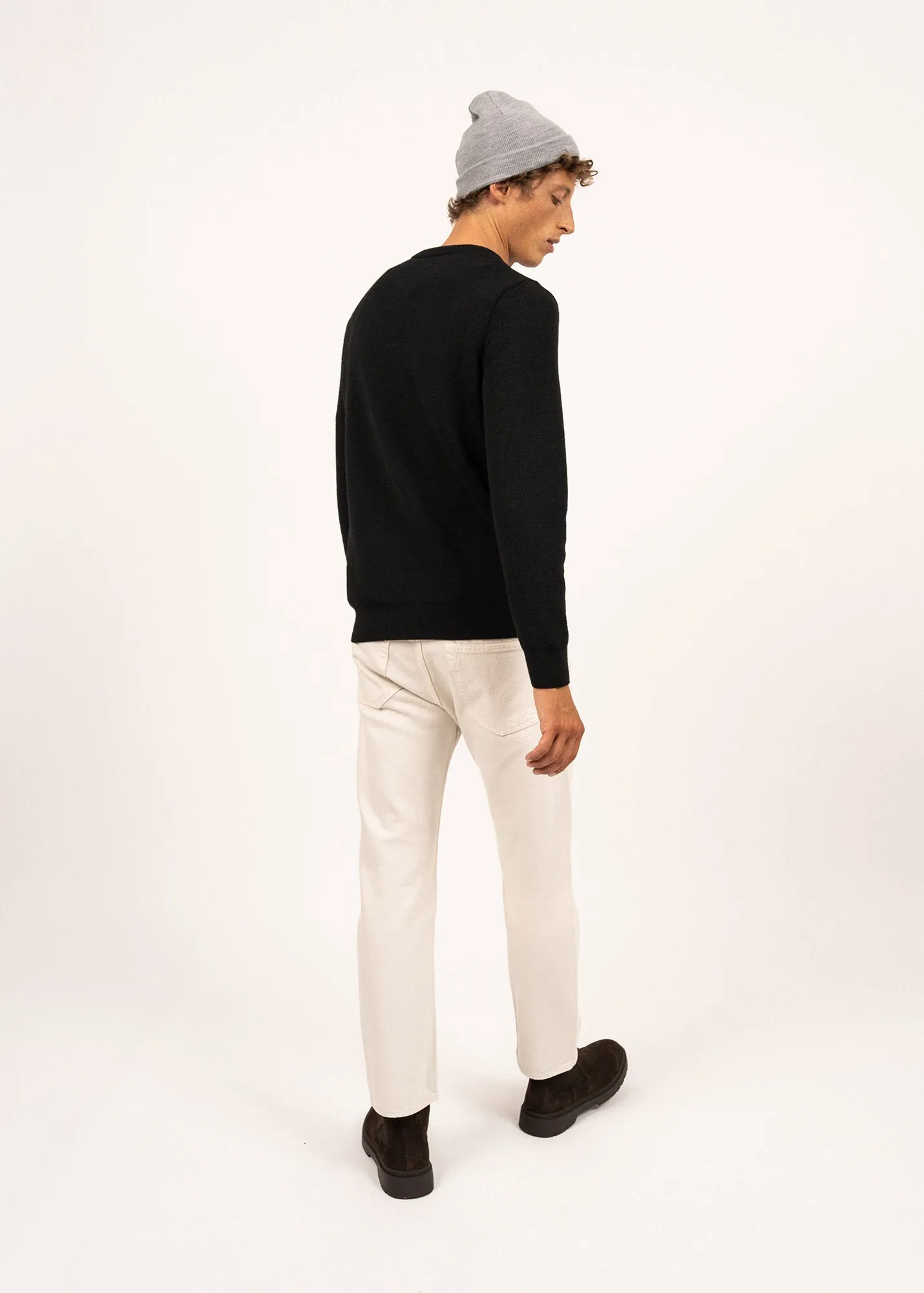 Locronan round neck jumper - in pure new wool (NOIR)