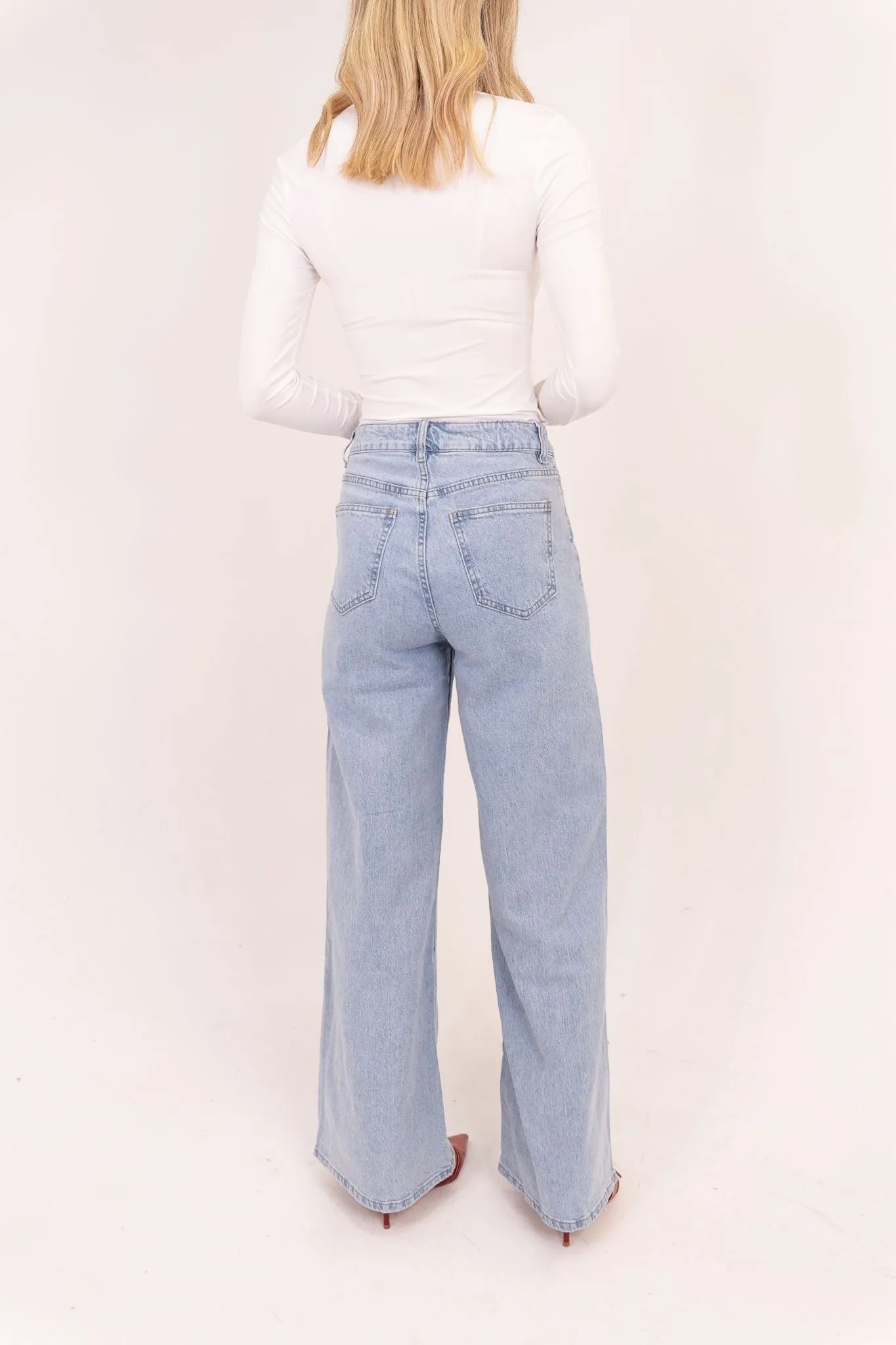 Lynne Wide Leg Jeans In Light Denim