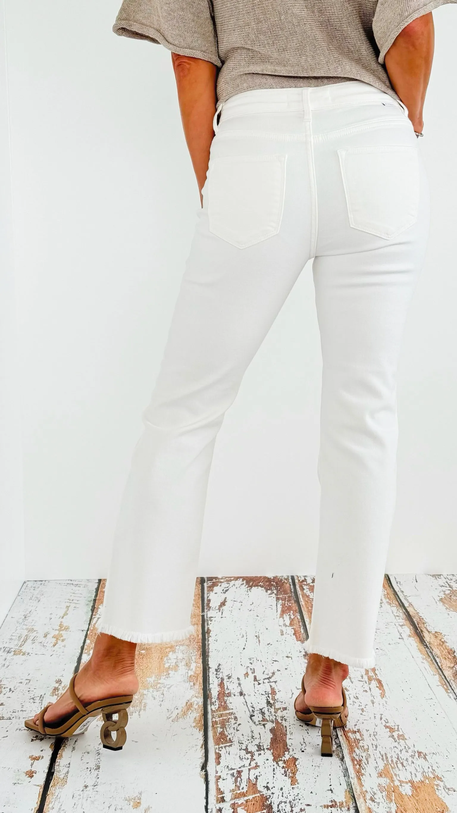 Mid-Rise Fray Hem Cropped Straight Jeans-White