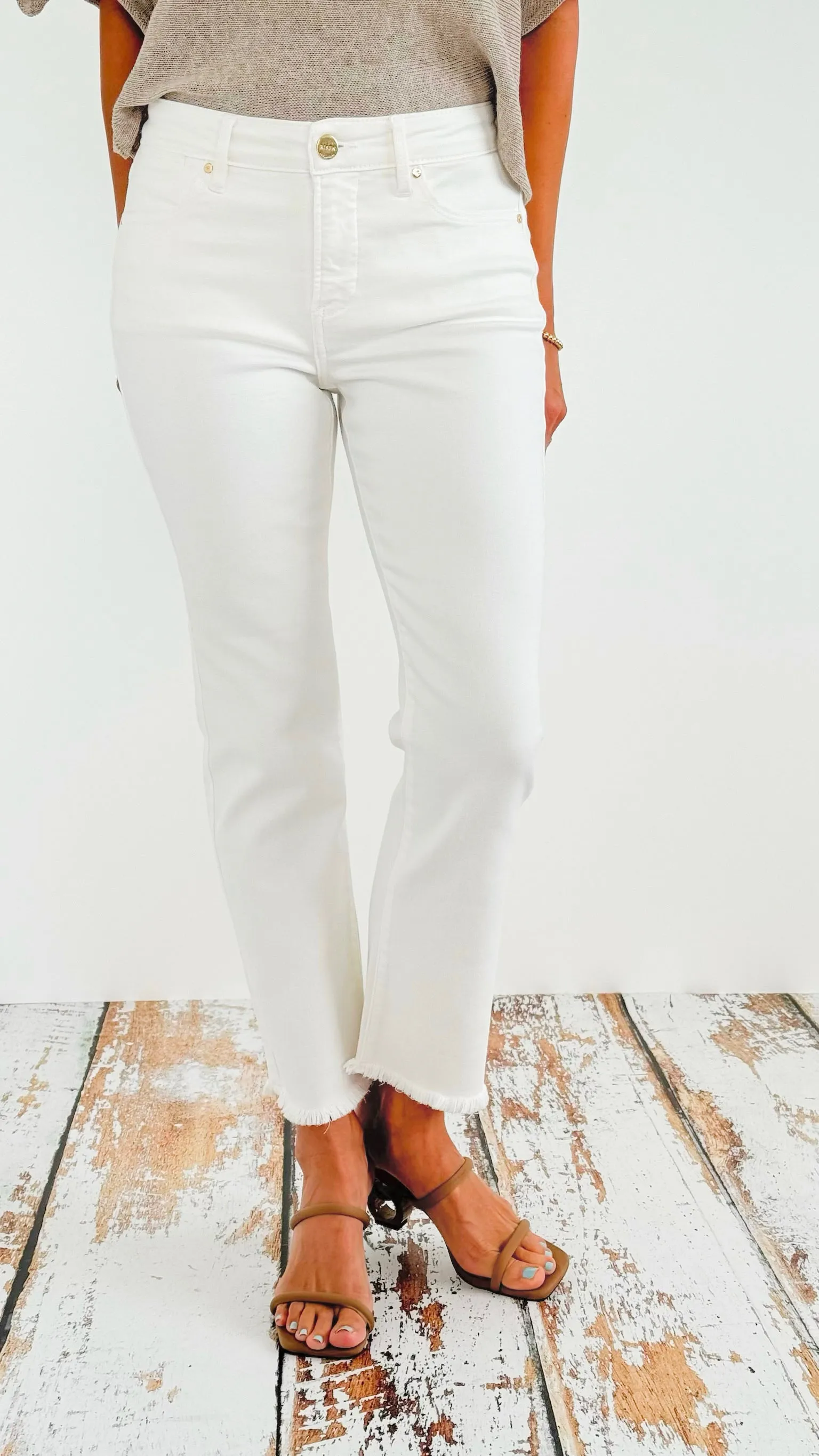 Mid-Rise Fray Hem Cropped Straight Jeans-White