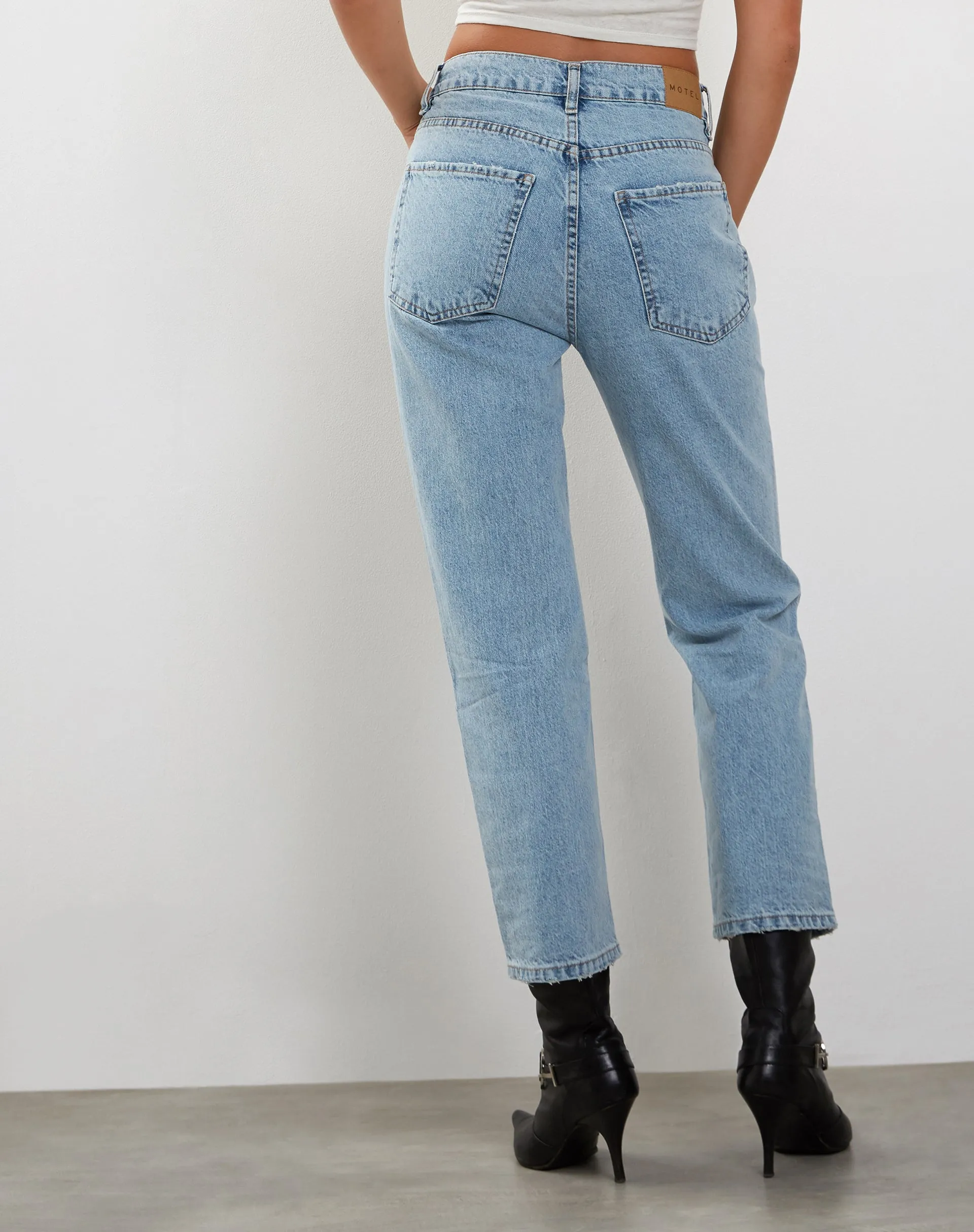 Mid Rise Straight Leg Jeans in Bleach Denim