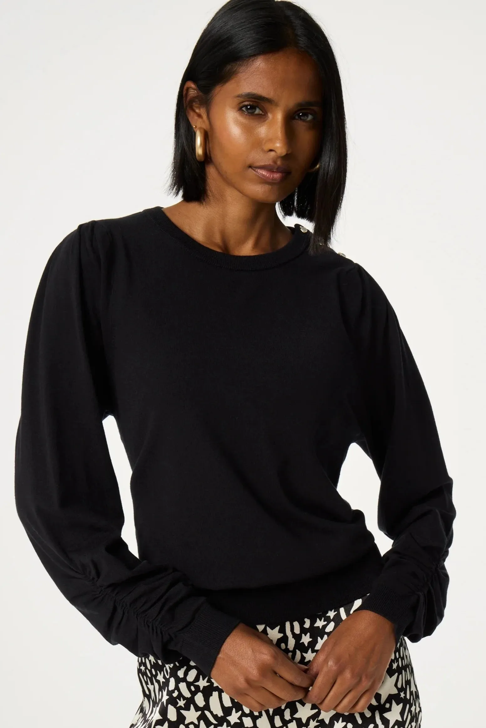 Molly Black Scrunch Pullover