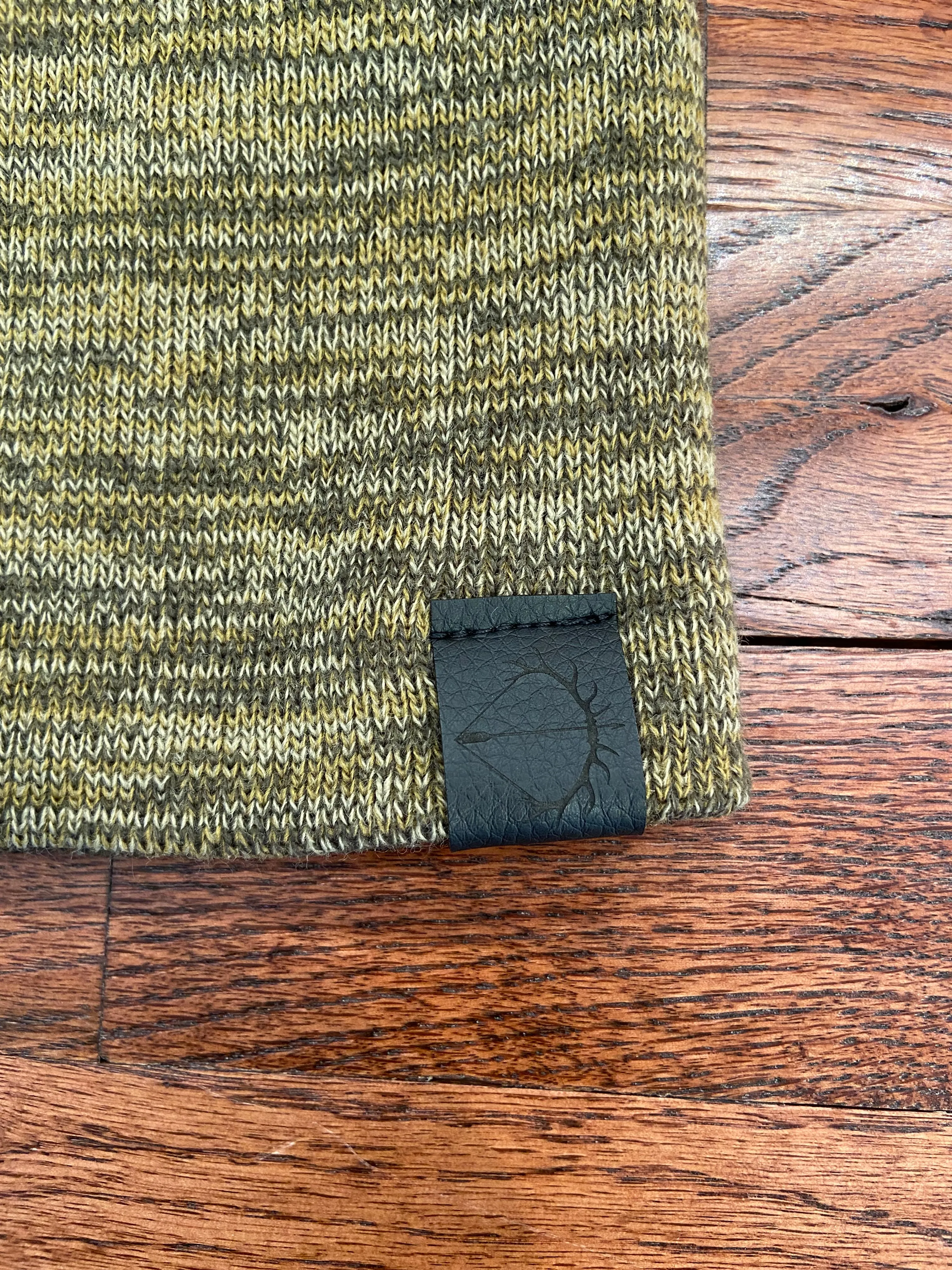 NO CUFF BEANIE • OLIVE TRI COLOR